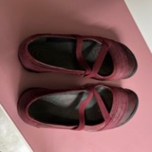Keen slip on maryjanes